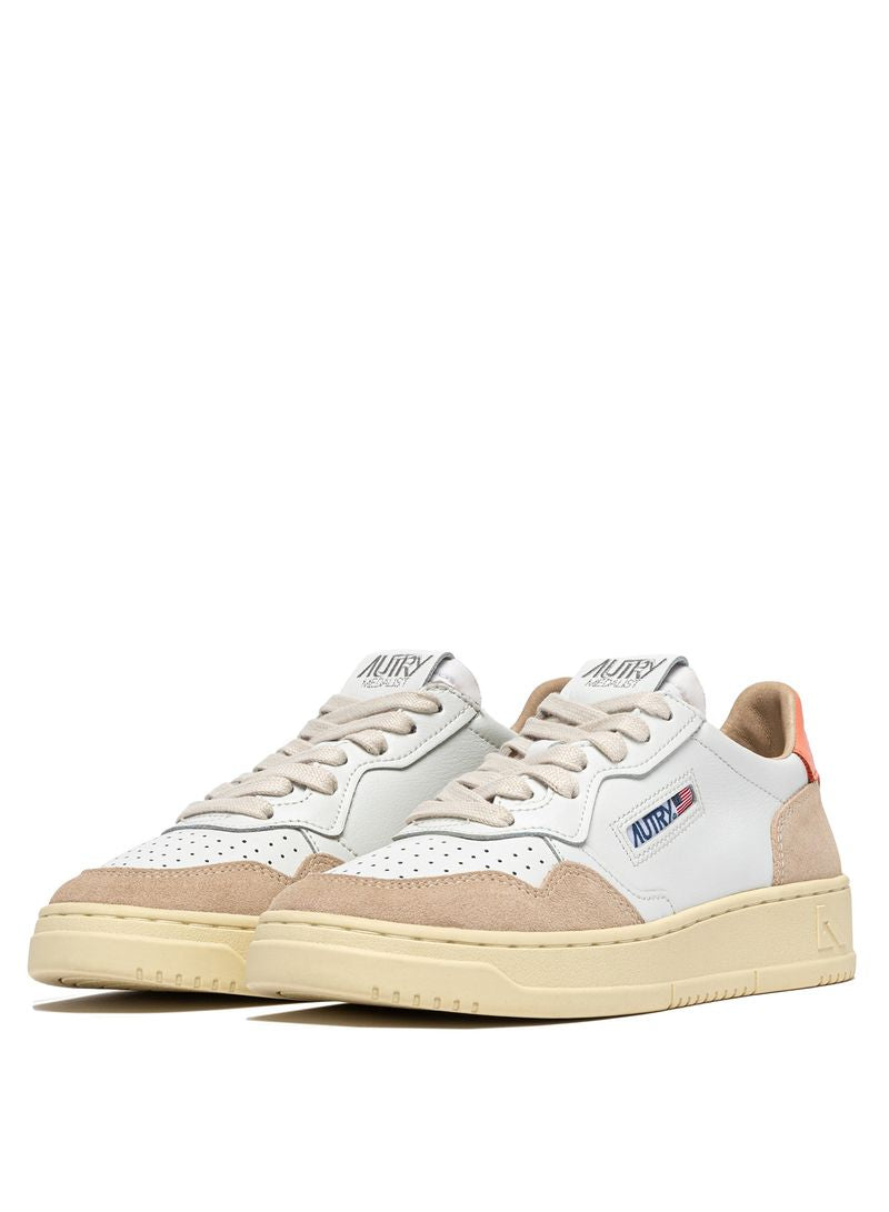 AUTRY - Basket Medalist Low cuir blanc / Peachp