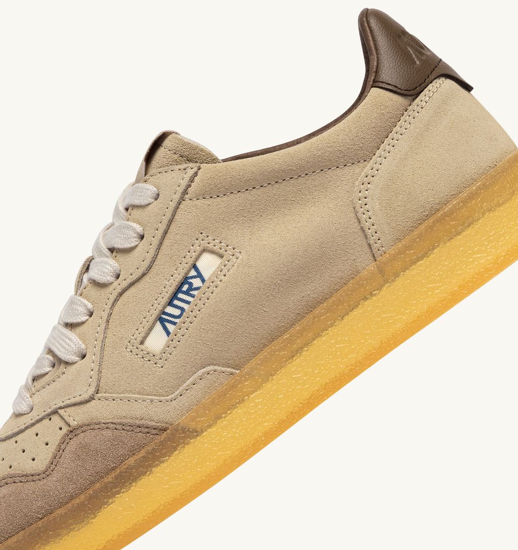 AUTRY - Basket Medalist Low Suede/leather/Crepe Biscotti/Kangaroo