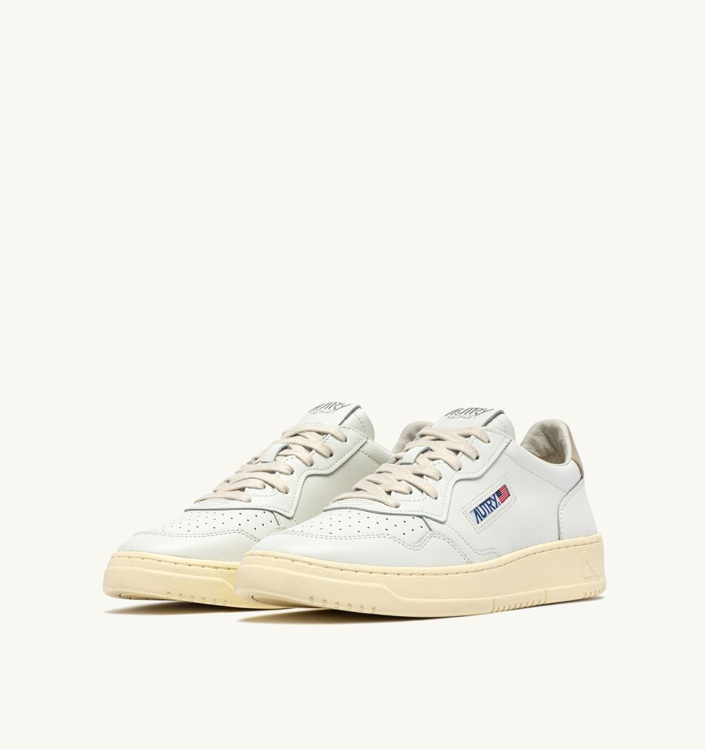 AUTRY - Basket Medalist Low cuir blanc / Feather