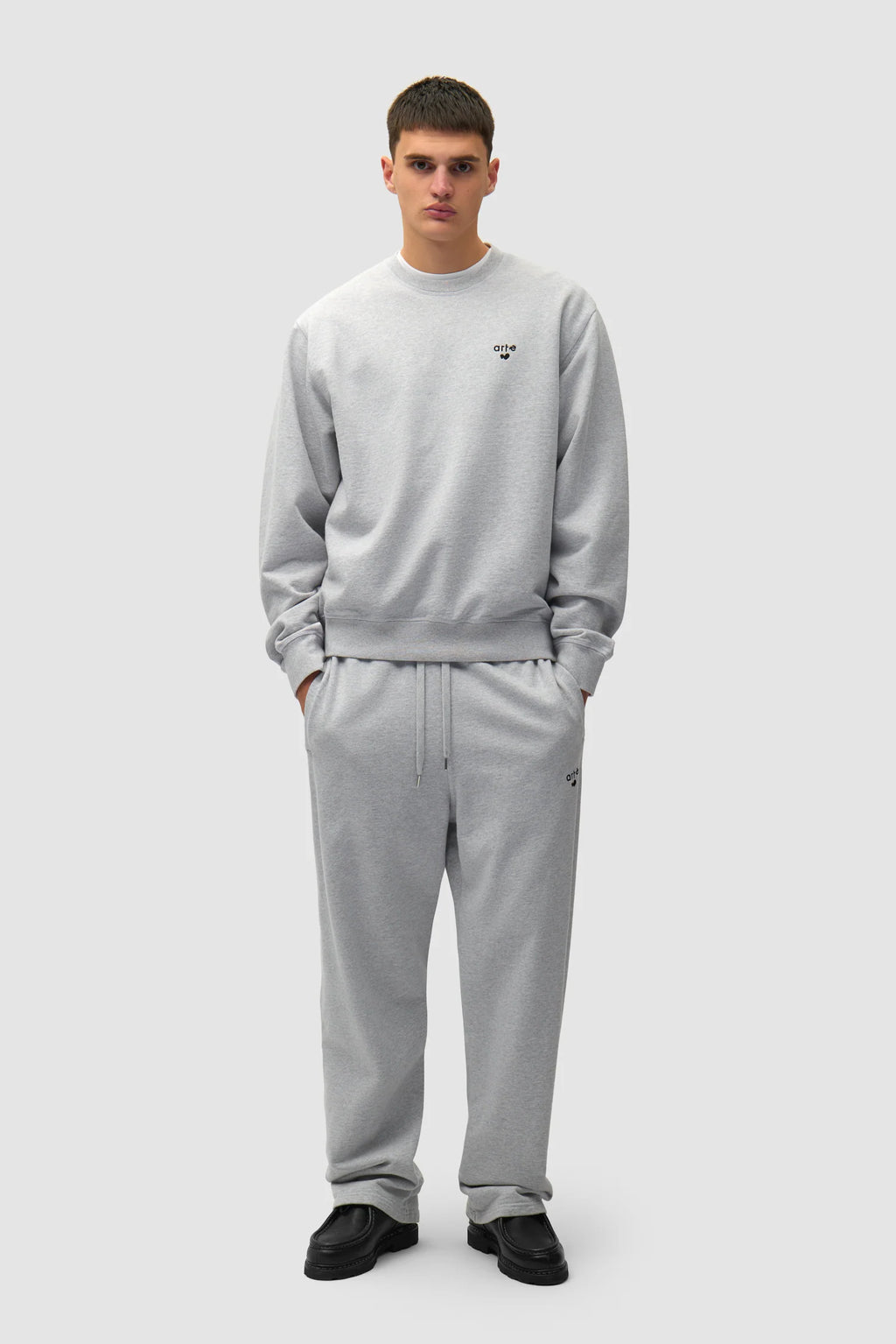 Arte - Sweatshirt avec logo coeur Gris