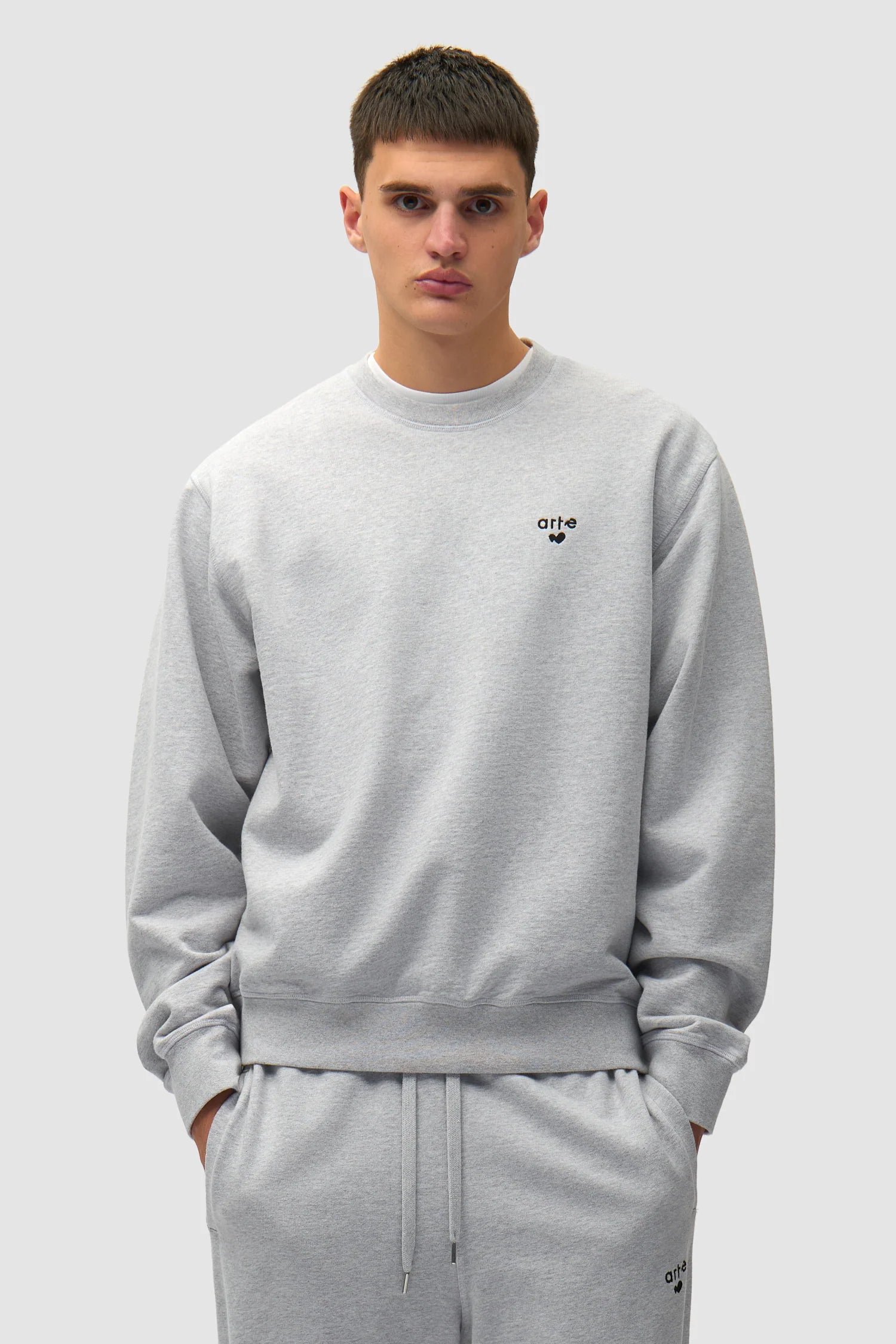 Arte - Sweatshirt avec logo coeur Gris
