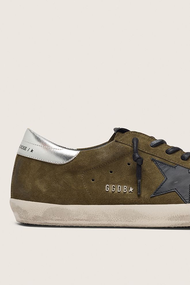 Golden Goose - Super Star en Cuir velour kaki avec etoile en cuir noir et contrefort argent