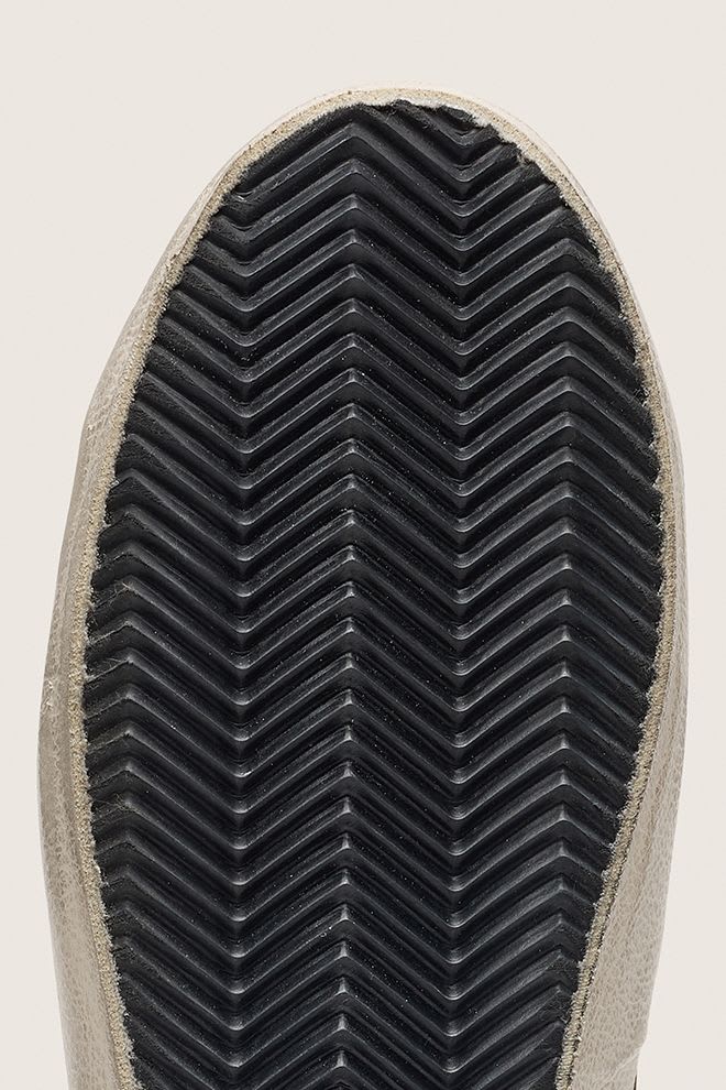 Golden Goose - Super Star en Cuir velour kaki avec etoile en cuir noir et contrefort argent