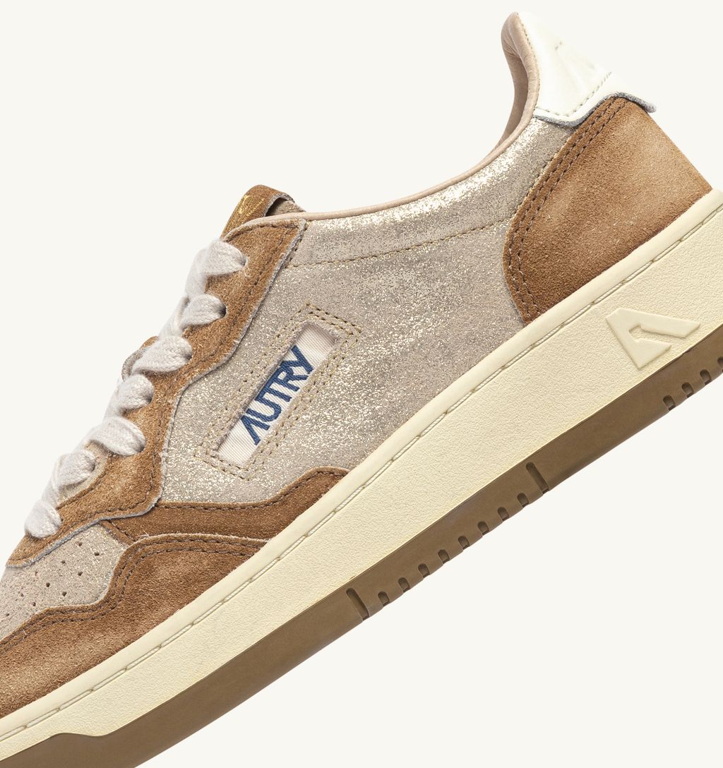 AUTRY - Basket Medalist Low Laminé Cuir / Suede Platinium/Beige