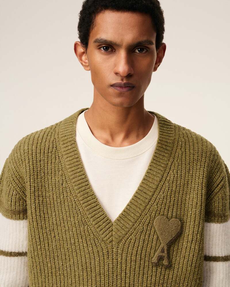 AMI - Pull College col V en laine Vert Lichen