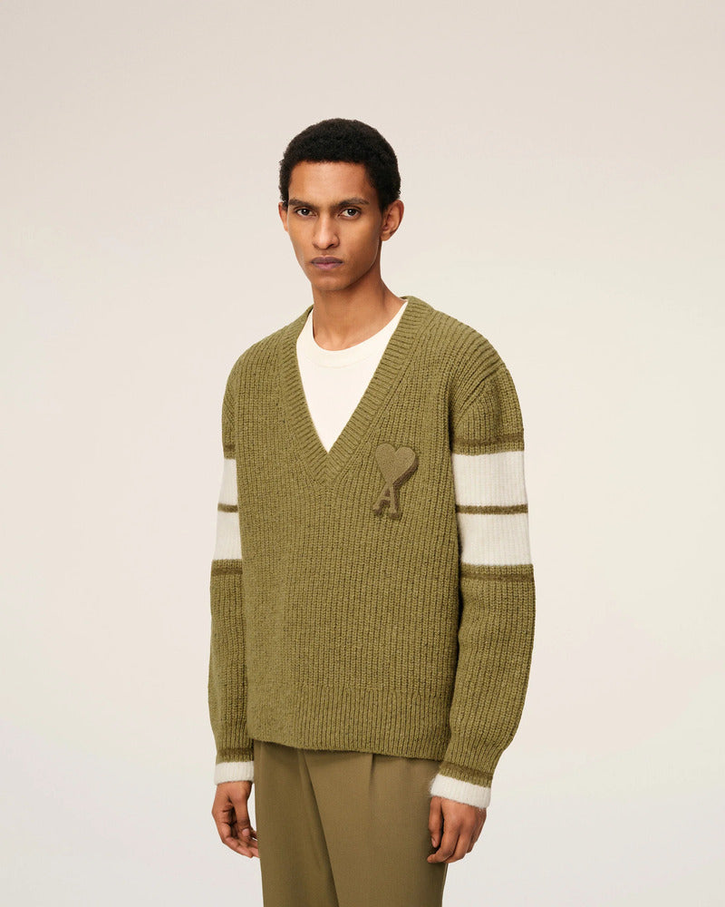 AMI - Pull College col V en laine Vert Lichen