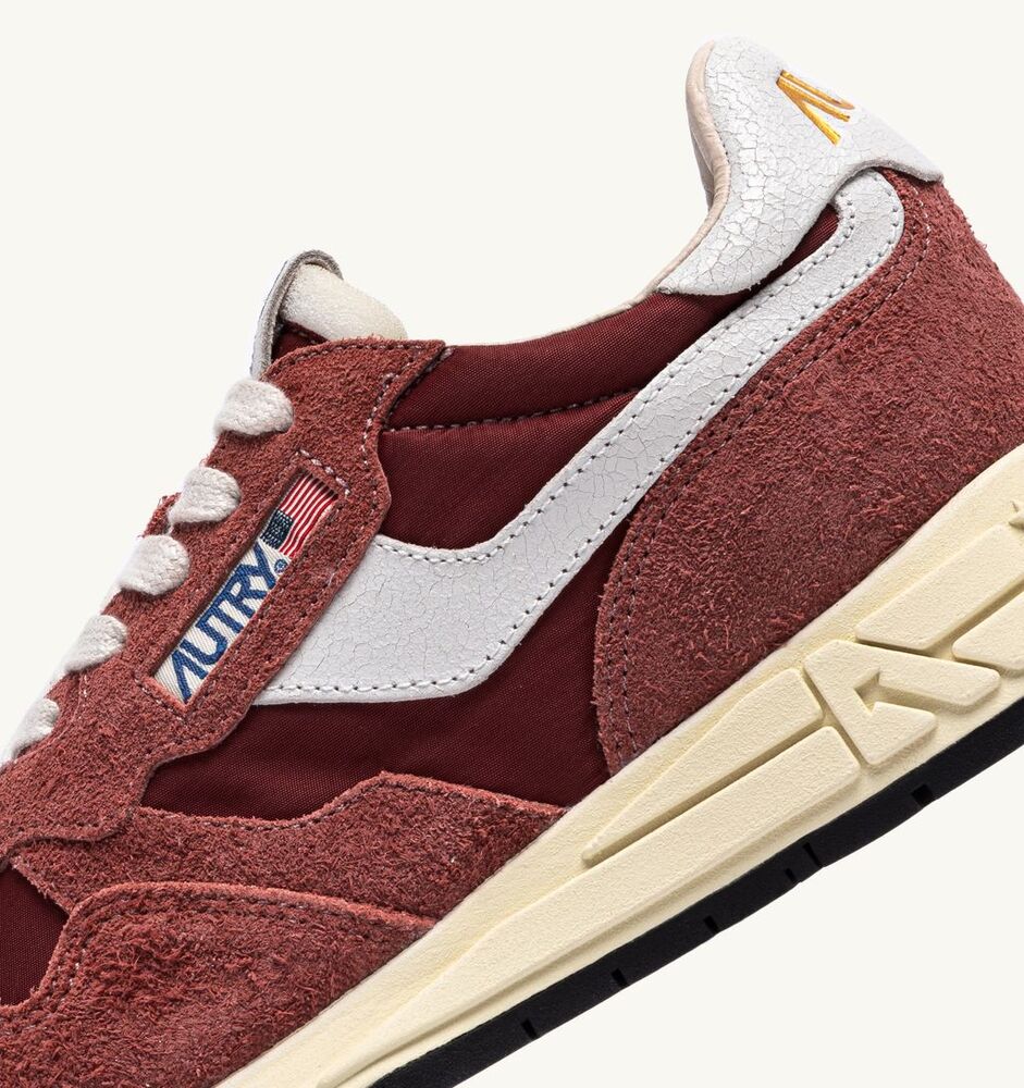 AUTRY - Basket Reelwind en daim et nylon Hot sauce et Blanc