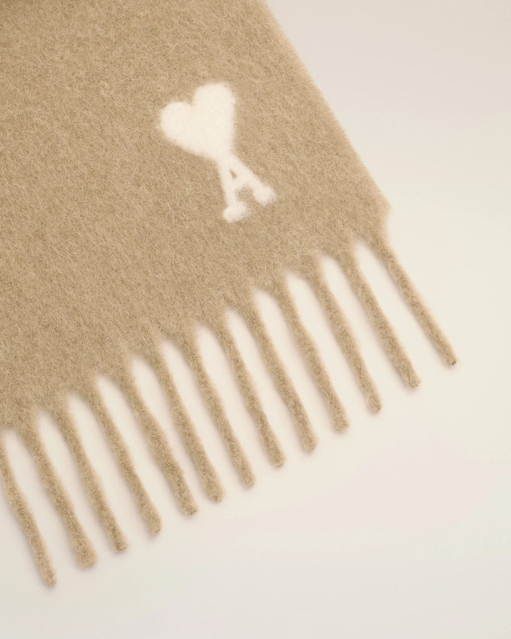 AMI - Echarpe Ami de Coeur Alpaga Beige Mastic