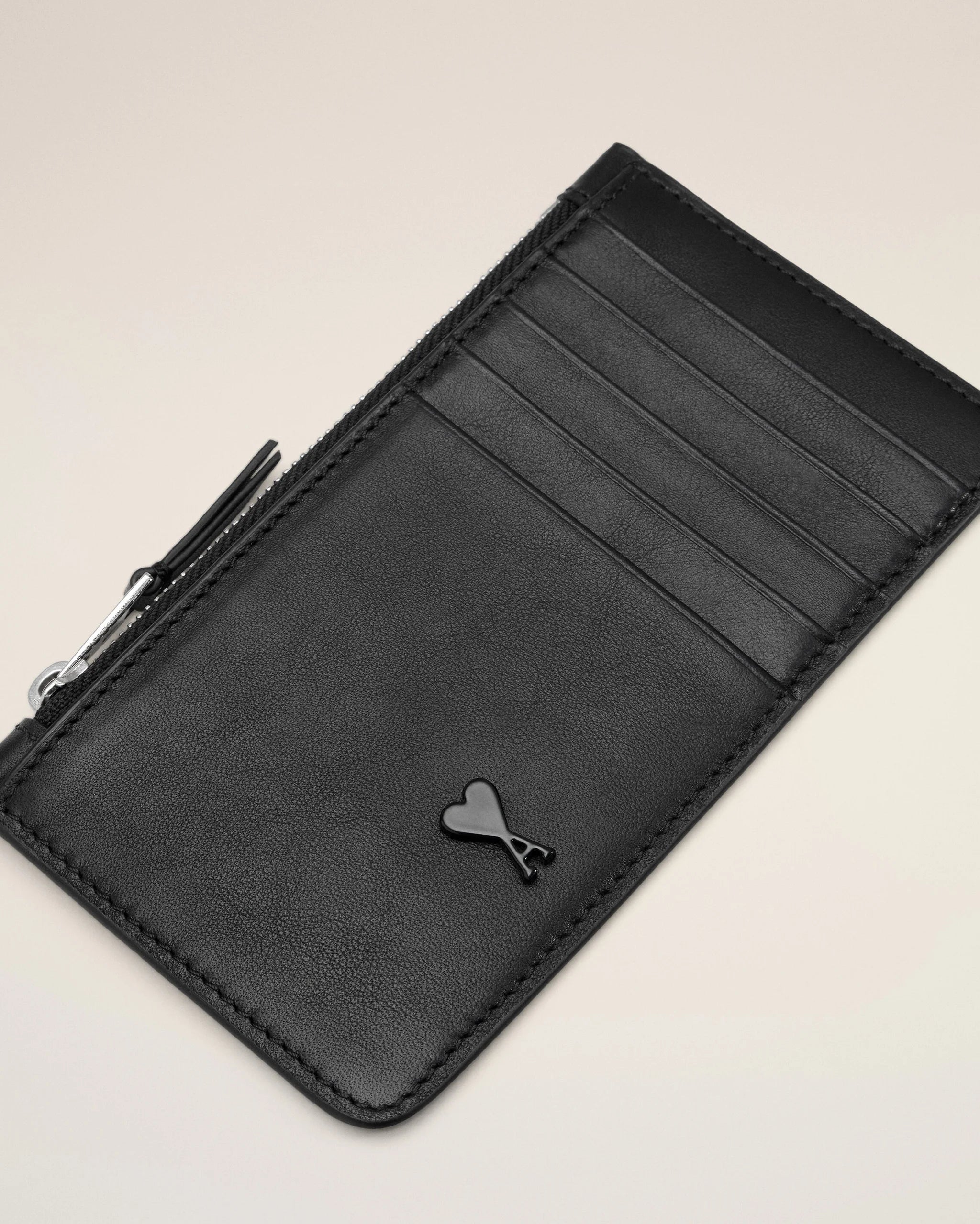 AMI - Porte-cartes zippé Ami de coeur Noir