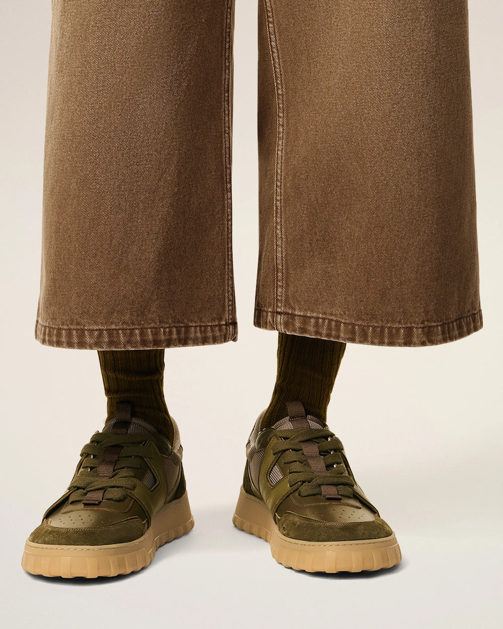 AMI - Basket A Walk basses en cuir Bronze