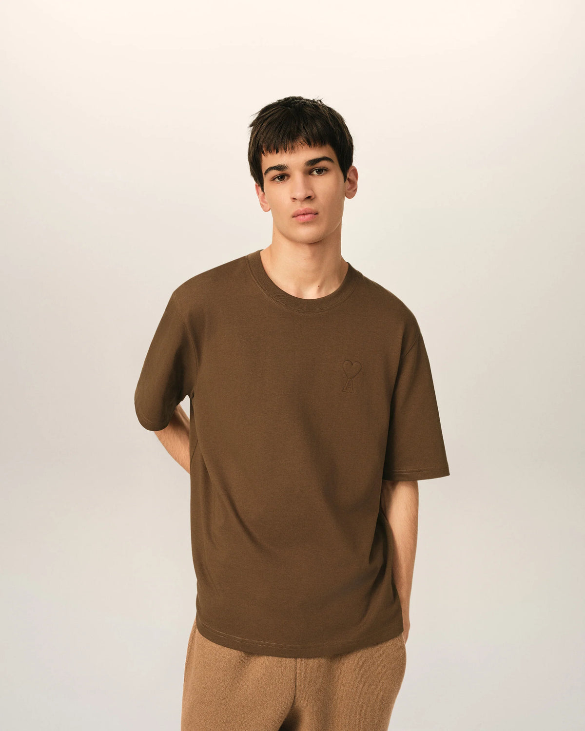 AMI - Tee-shirt Ami de Coeur embossé Marron Chocolat