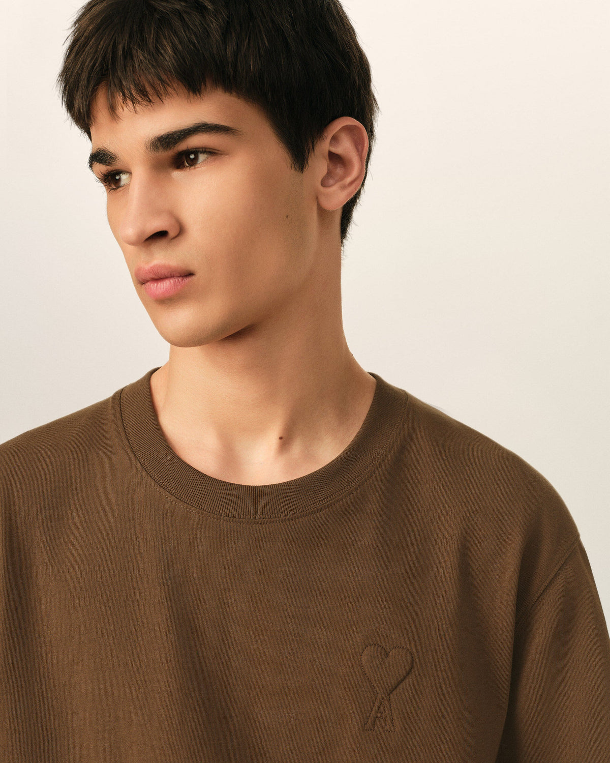 AMI - Tee-shirt Ami de Coeur embossé Marron Chocolat