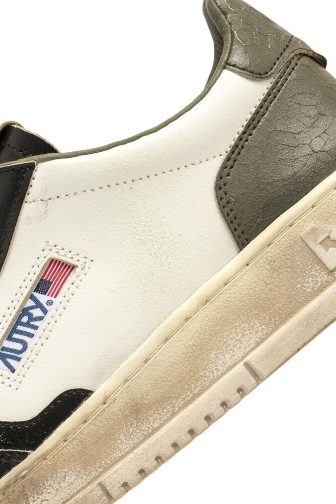AUTRY - Basket Medalist Super Vintage cuir Blanc covert green et Noir