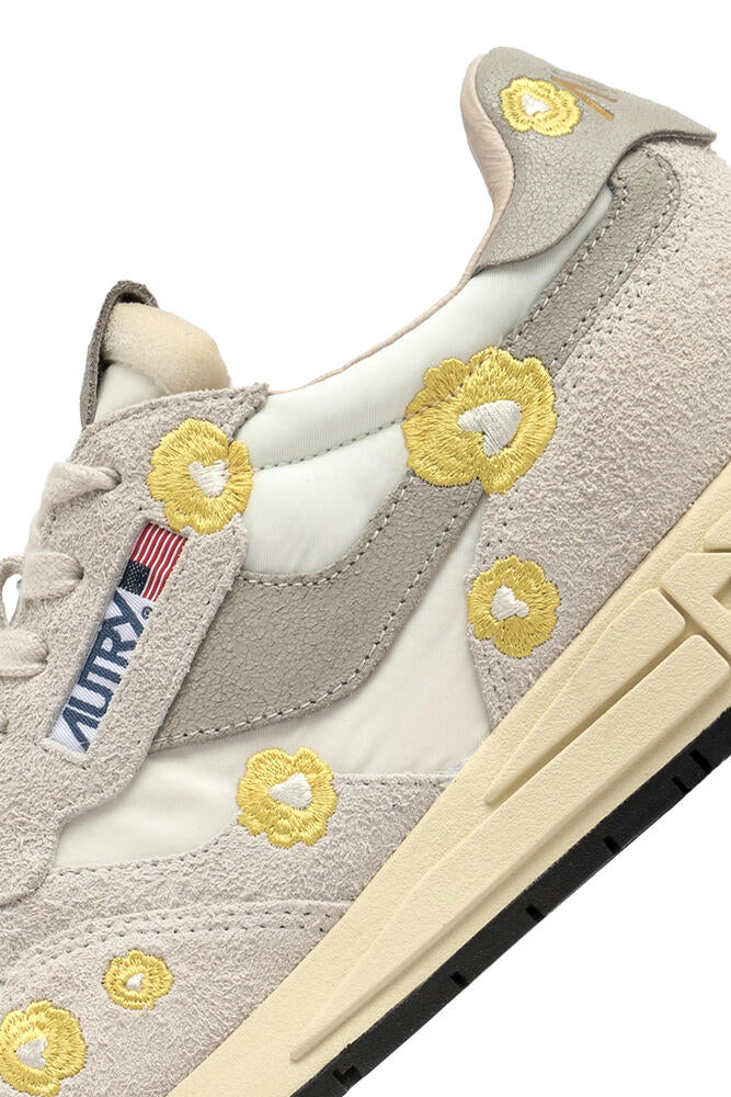 AUTRY - Basket Reelwind Flowers en nylon et daim blanc