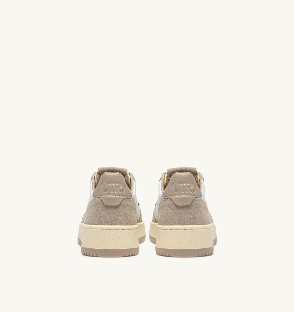 AUTRY - Basket Medalist Low cuir Suede Bicolor White/FeatherGray