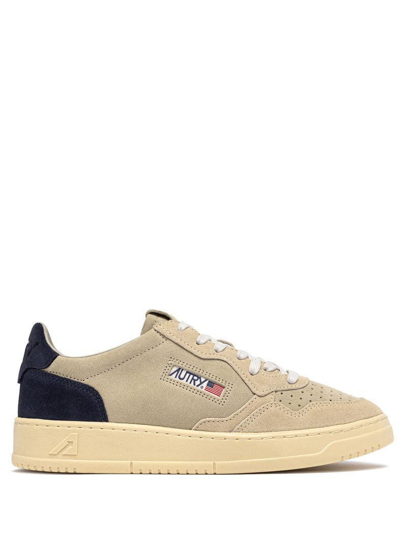 AUTRY - Basket Medalist Low Tricolor suede Ecru/BlueSp