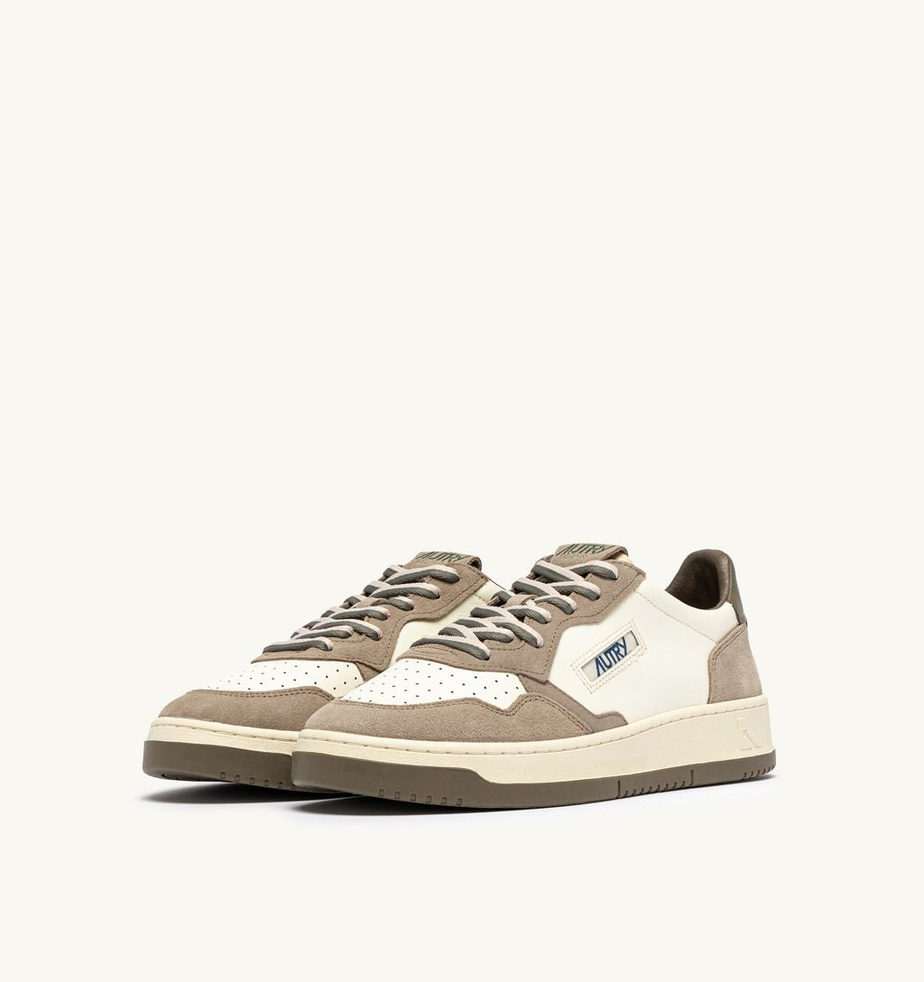 AUTRY - Basket Medalist Low cuir Suede Bicolor White/Licorice