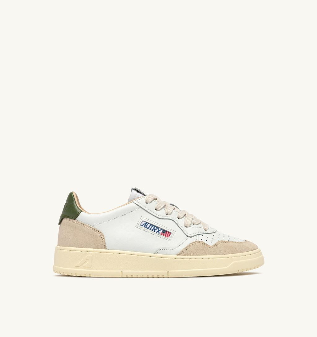 AUTRY - Basket Medalist Low cuir suede White / BronzeGreen
