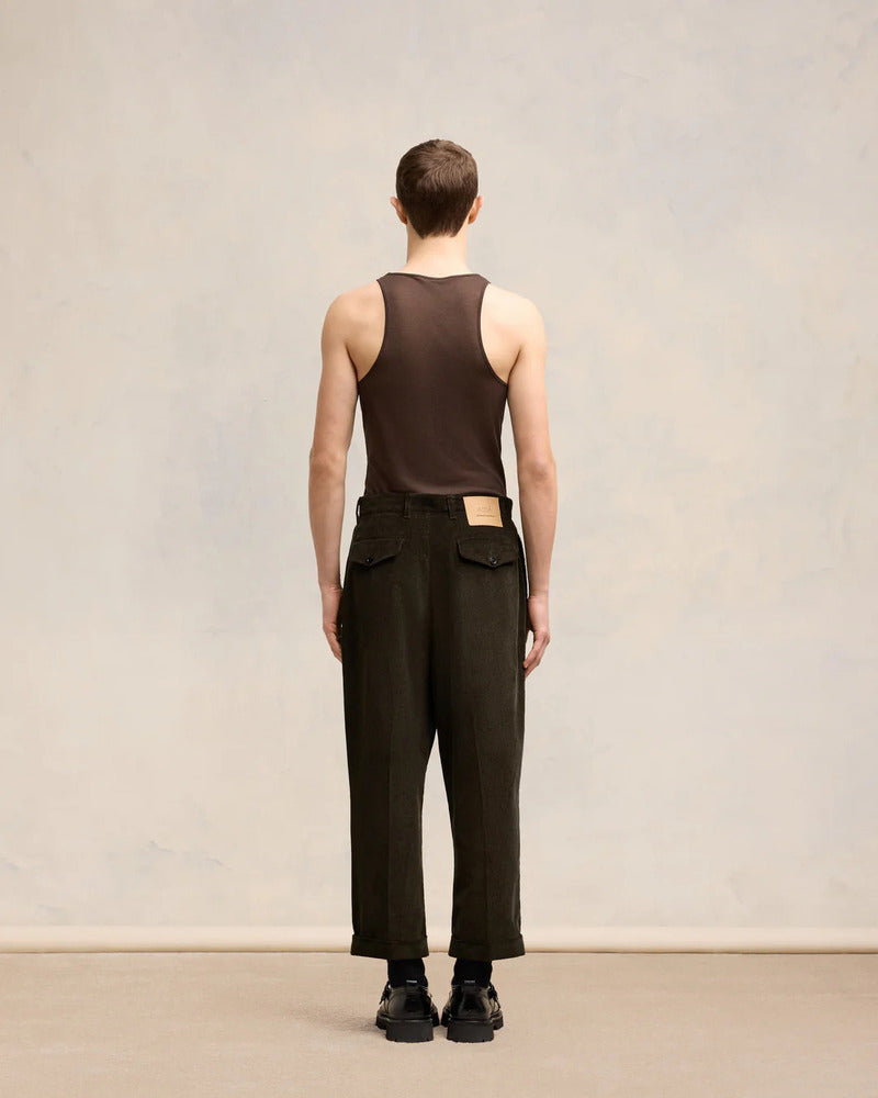 AMI - Pantalon carotte oversize velours cotele cafe fonce