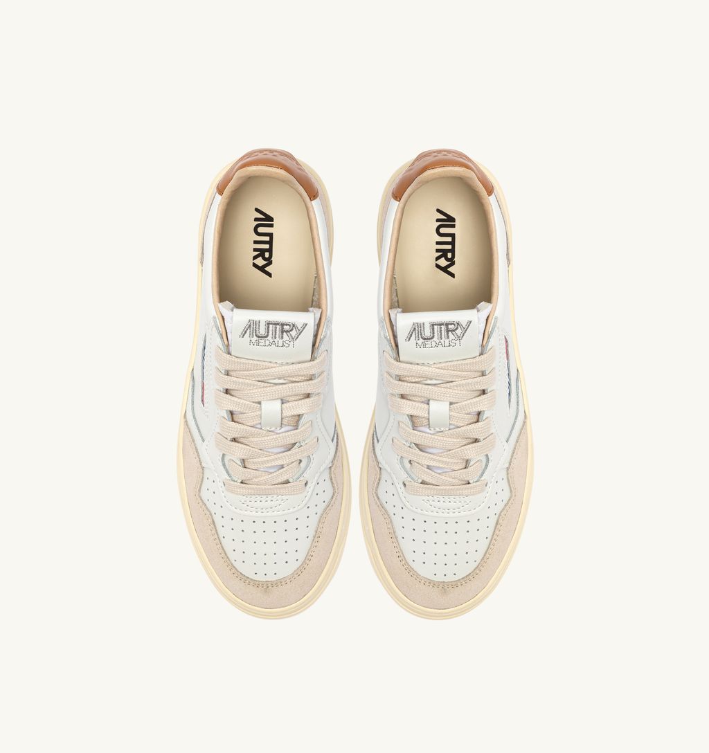 AUTRY - Basket Medalist Low cuir suede White / Lion