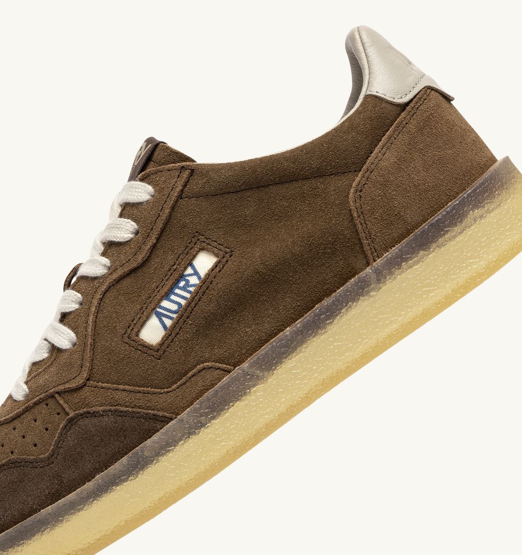 AUTRY - Basket Medalist Low Suede/leather/Crepe Figaro/Feather