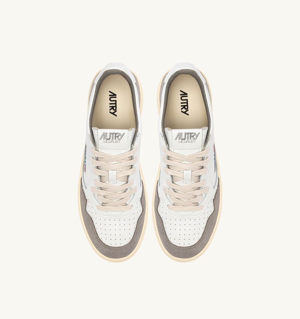 AUTRY - Basket Medalist Low Soft Leather/Suede White/Ciment