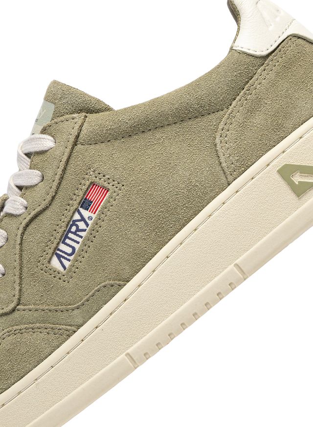 AUTRY - Basket Medalist Low Finish/suede GreyGreen/ White
