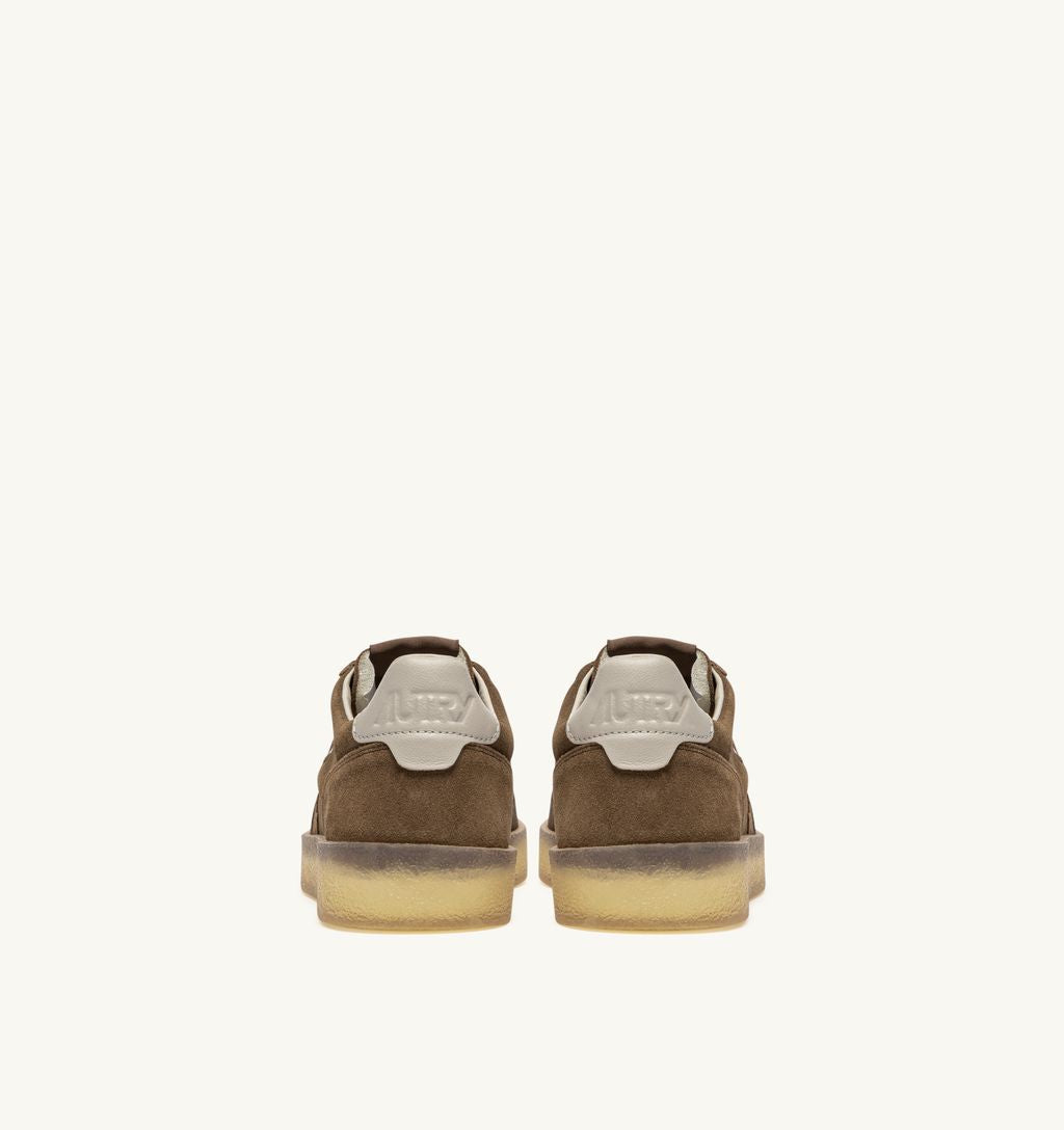 AUTRY - Basket Medalist Low Suede/leather/Crepe Figaro/Feather