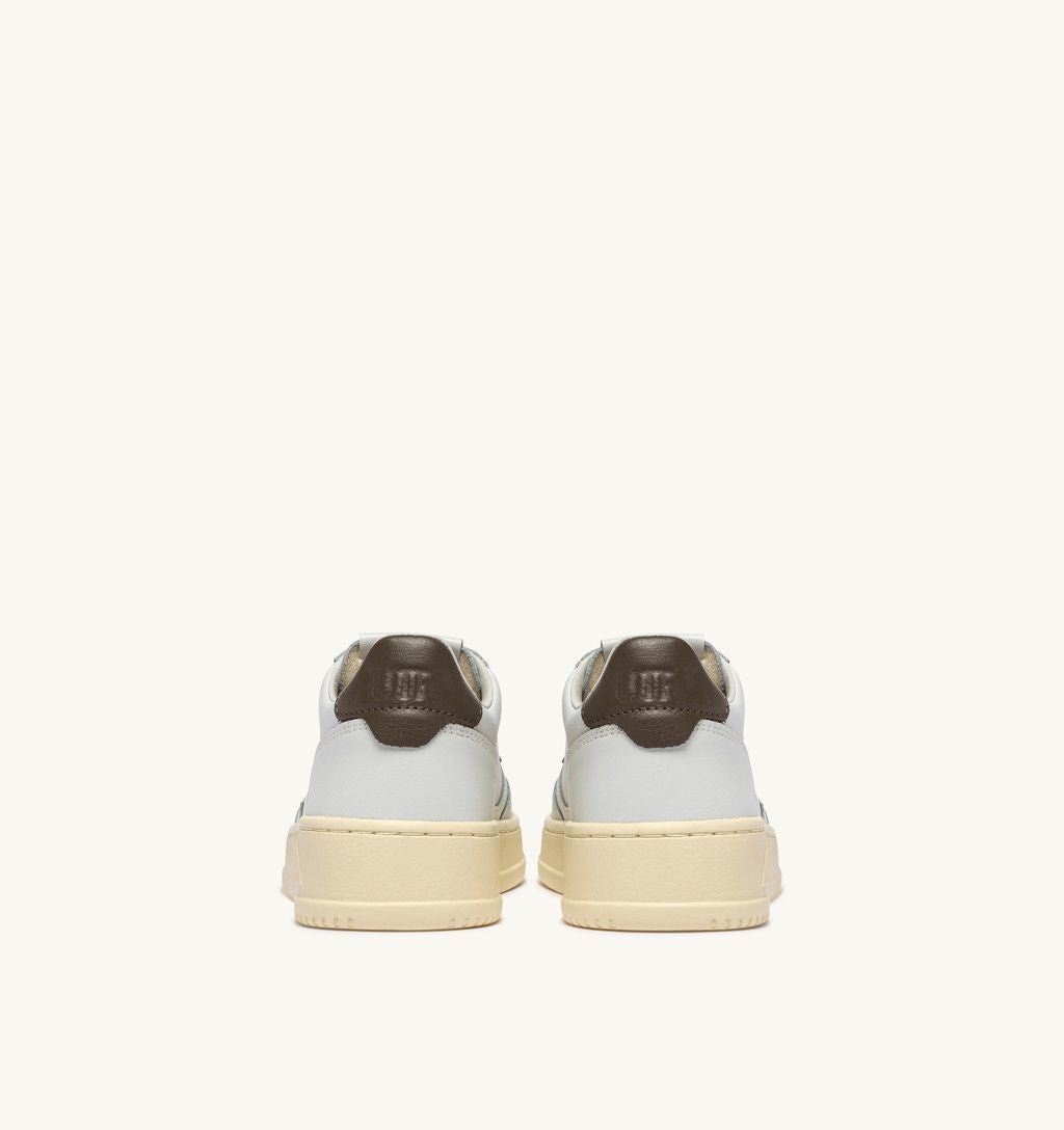 AUTRY - Basket Medalist Low cuir blanc / Choco