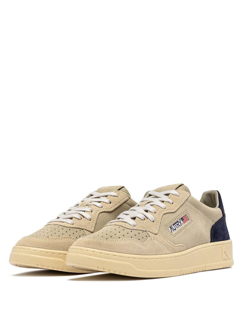 AUTRY - Basket Medalist Low Tricolor suede Ecru/BlueSp