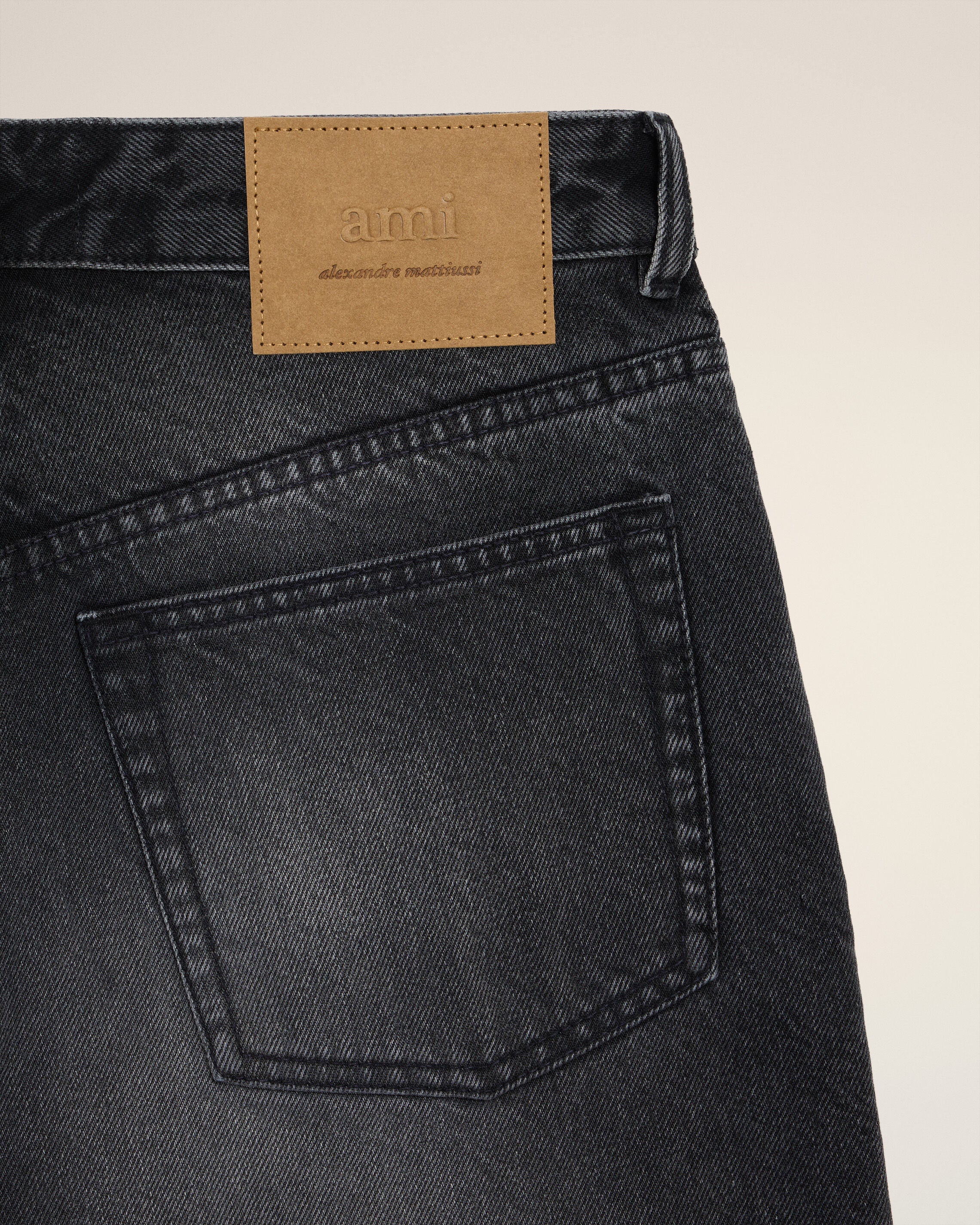 AMI - Bermuda Large Noir Used en coton