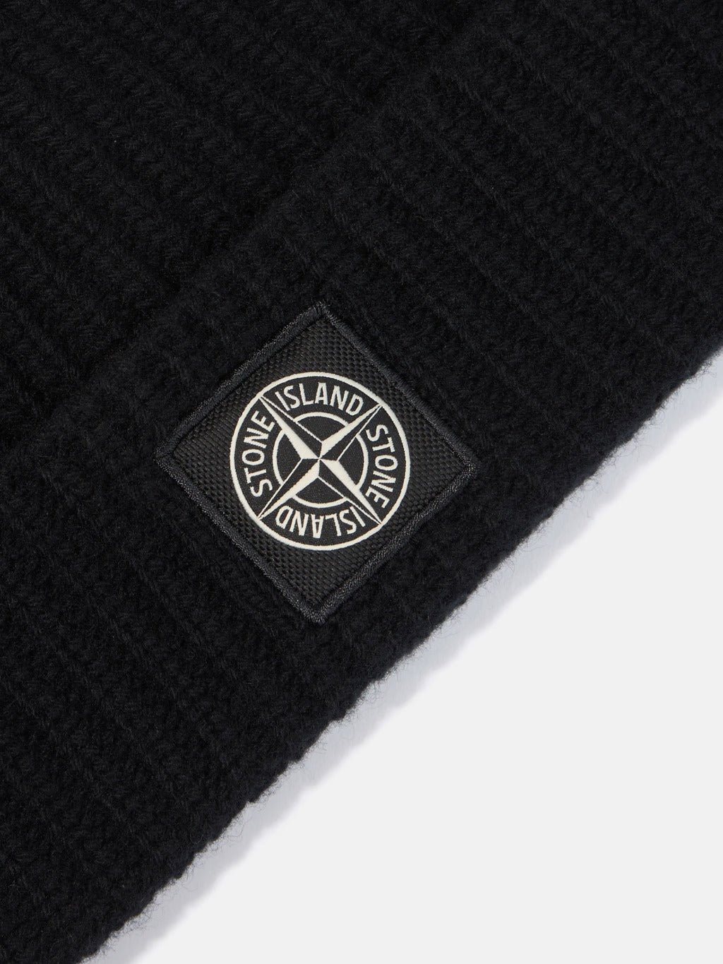 Stone Island - N100012 Bonnet Light rws Noir