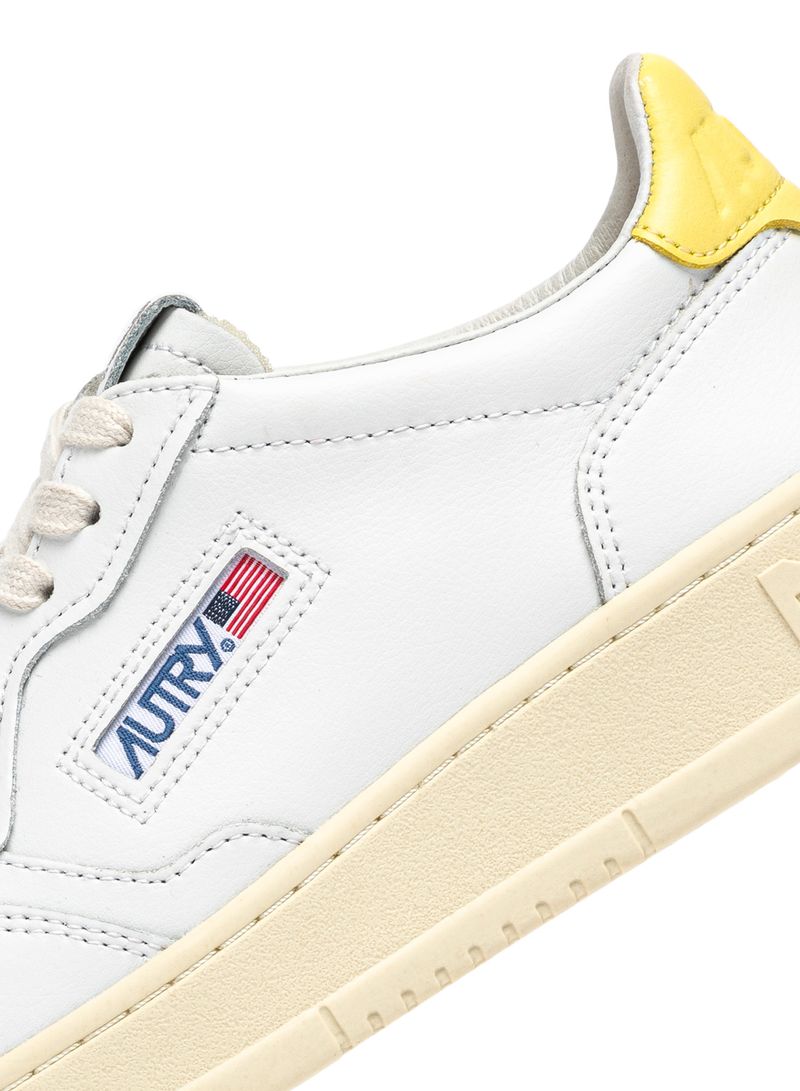AUTRY - Basket Medalist Low cuir blanc / Lemon