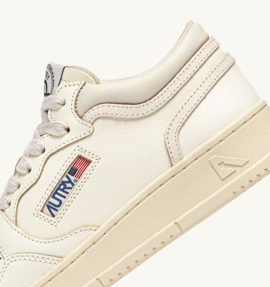 AUTRY - Basket Medway en cuir Marshmallow et Blanc
