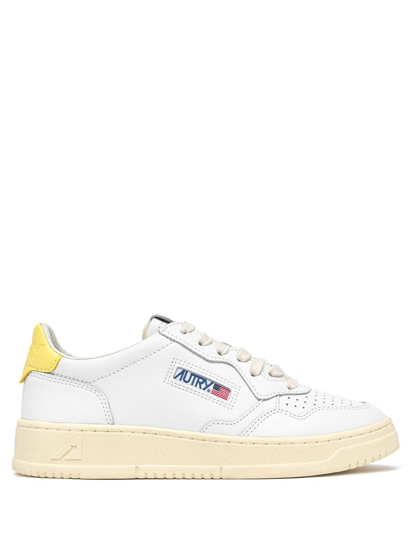 AUTRY - Basket Medalist Low cuir blanc / Lemon