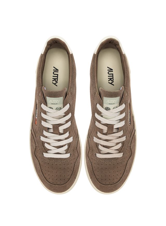 AUTRY - Basket Medalist Low Finish/suede Cigar / White