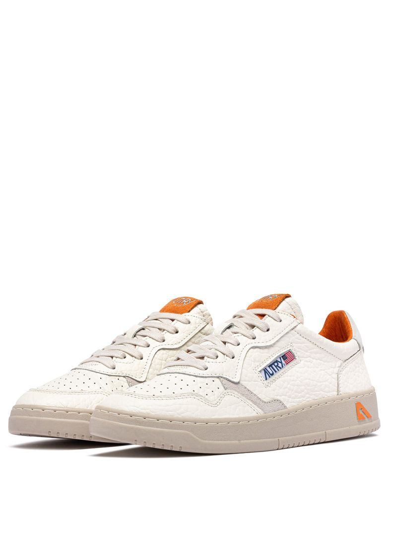 AUTRY - Basket Medalist Low cuir effet éléphant détails mar/Fanta orange