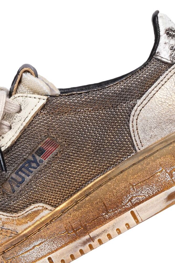 AUTRY - Basket Medalist Super Vintage en cuir et Mesh Gris Blanc et or