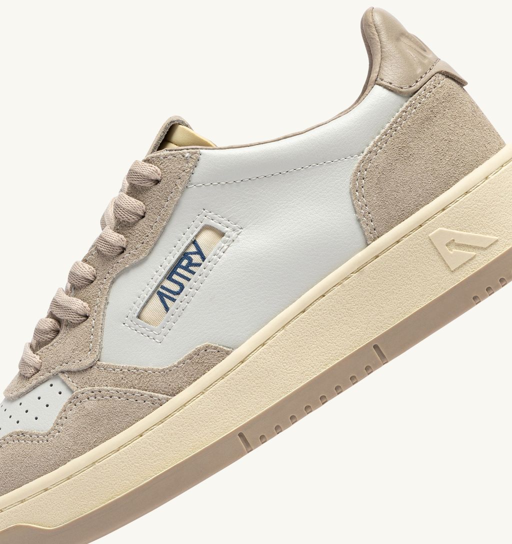 AUTRY - Basket Medalist Low cuir Suede Bicolor White/FeatherGray