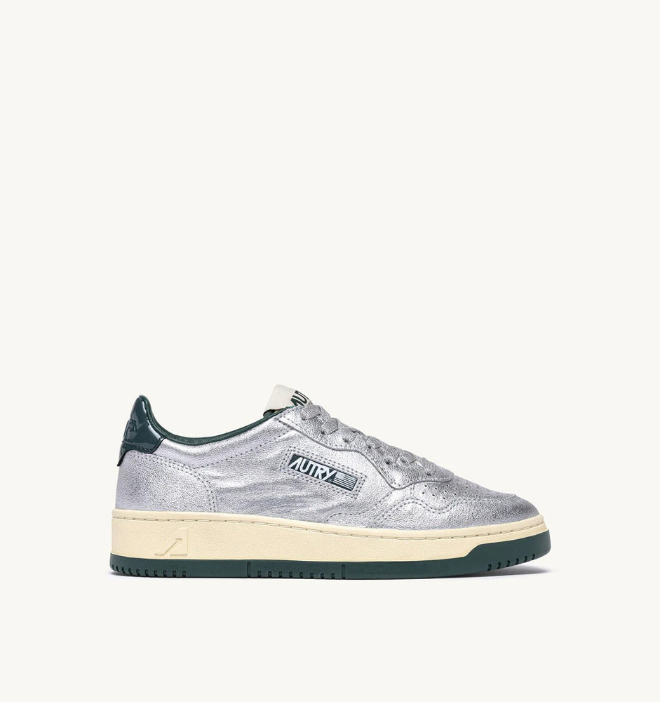 AUTRY - Basket Medalist Low en Cuir Argent et Vert bouteille
