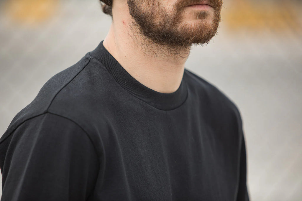 Drapeau Noir - Tee-shirt Confort Noir
