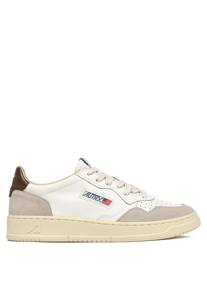 AUTRY - Basket Medalist Low cuir suede White / Teak