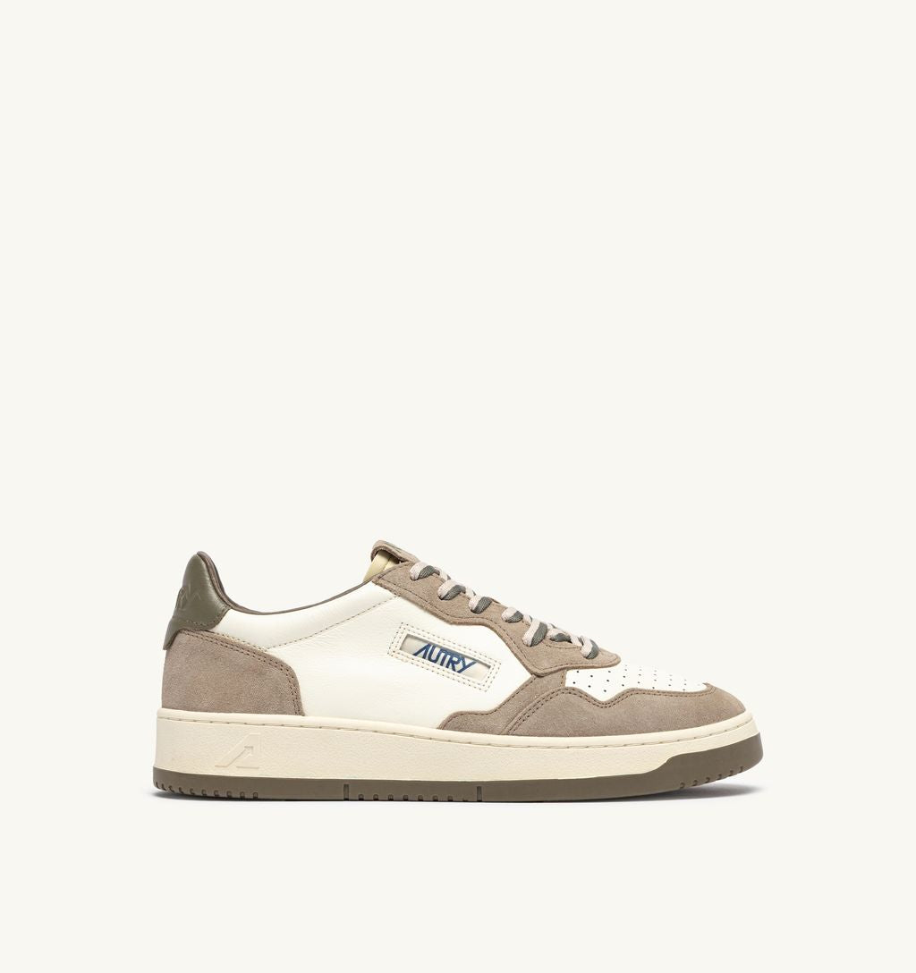 AUTRY - Basket Medalist Low cuir Suede Bicolor White/Licorice