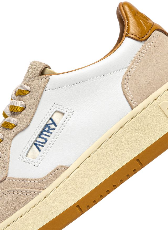 AUTRY - Basket Medalist Low cuir Suede Bicolor White/Sand