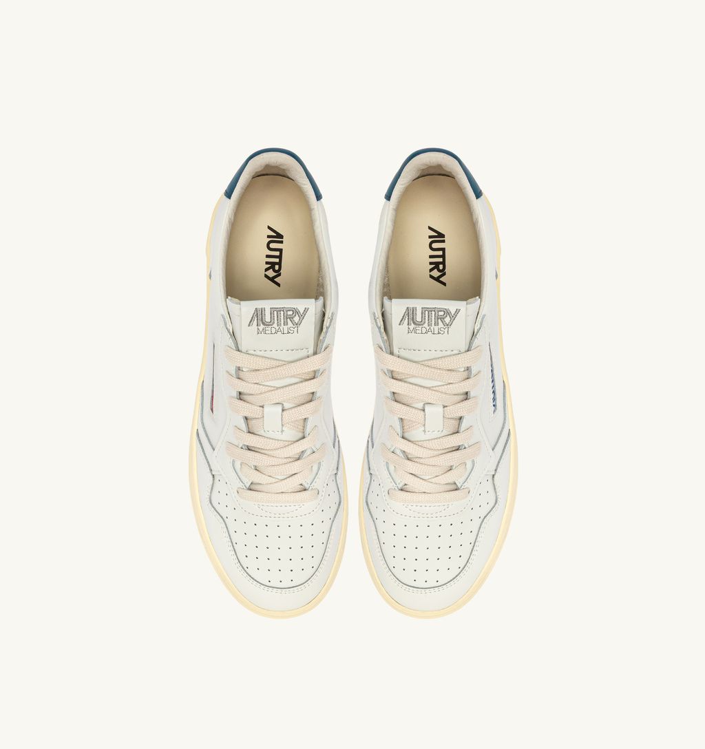 AUTRY - Basket Medalist Low cuir blanc / MalBlue