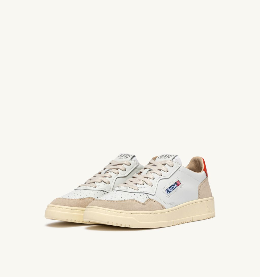 AUTRY - Basket Medalist Low cuir suede White / PumpKin