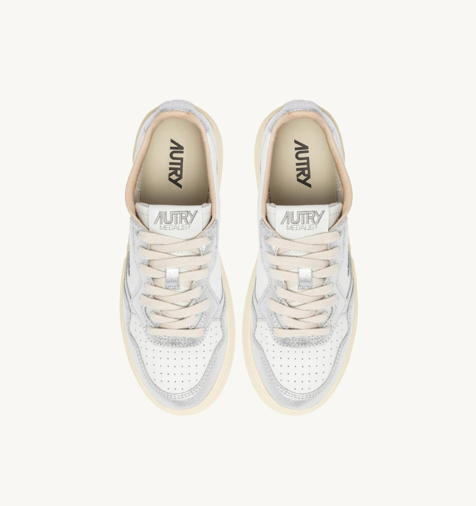 AUTRY - Basket Medalist en Cuir Blanc et Argent Game Set Match